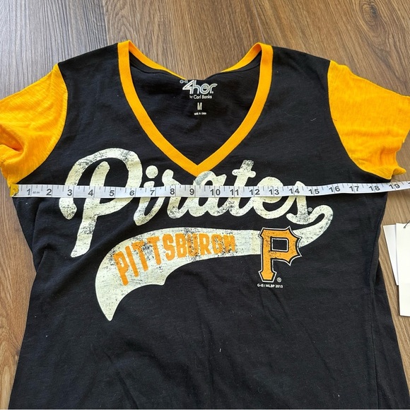 G-III 4Her Carl Banks Womens Medium Pittsburgh Pirates Black Top Shirt V-Neck - Picture 6 of 8
